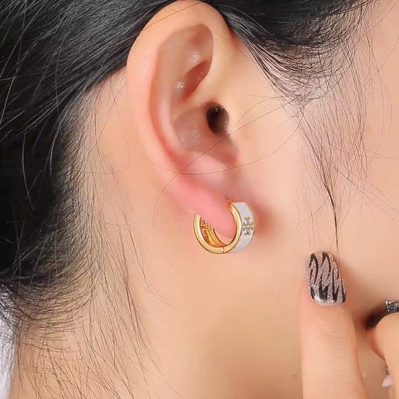 Gold and White Enamel Cutout Hugger Hoop Earrings NEW - Picture 8 of 8